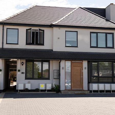 Walnut Flats-F4, 2-Bedroom With Ensuite - Parking, Netflix, Wifi - Close To Oxford, Bicester & Blenheim Palace Kidlington Buitenkant foto