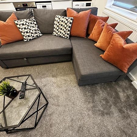Walnut Flats-F4, 2-Bedroom With Ensuite - Parking, Netflix, Wifi - Close To Oxford, Bicester & Blenheim Palace Kidlington Buitenkant foto