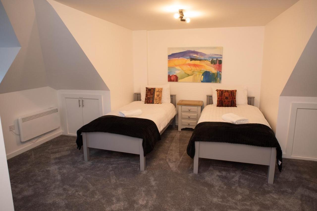 Walnut Flats-F4, 2-Bedroom With Ensuite - Parking, Netflix, Wifi - Close To Oxford, Bicester & Blenheim Palace Kidlington Buitenkant foto