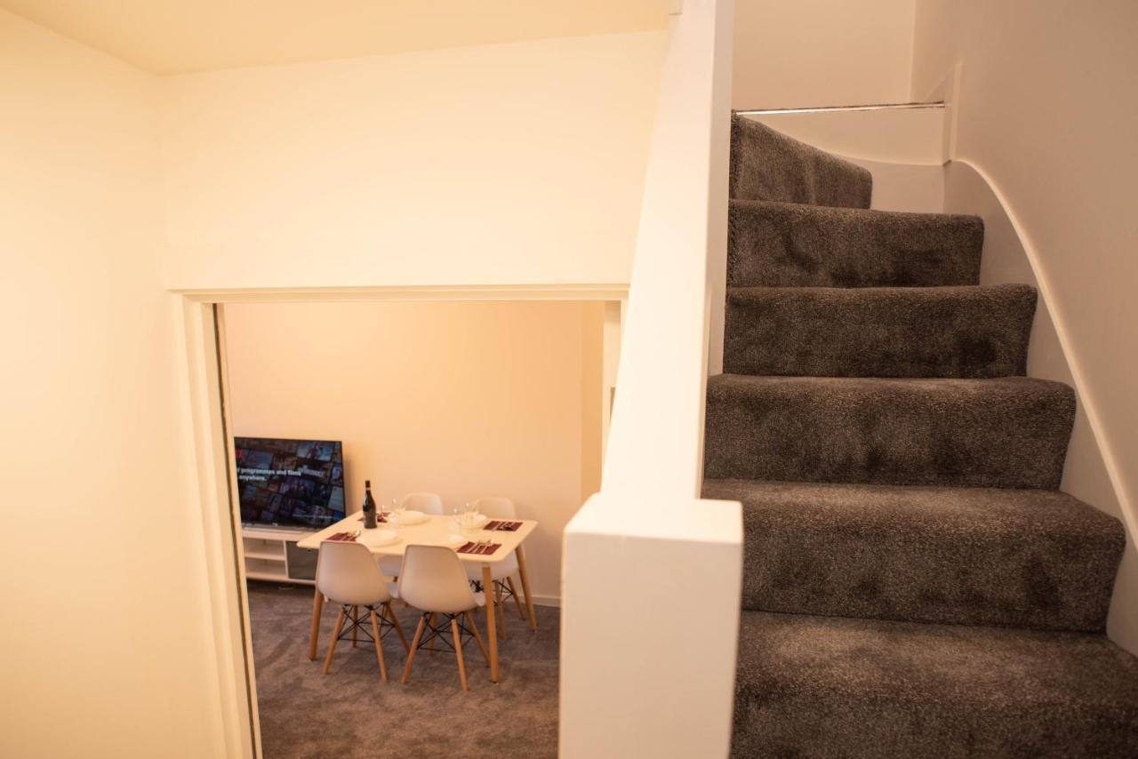Walnut Flats-F4, 2-Bedroom With Ensuite - Parking, Netflix, Wifi - Close To Oxford, Bicester & Blenheim Palace Kidlington Buitenkant foto