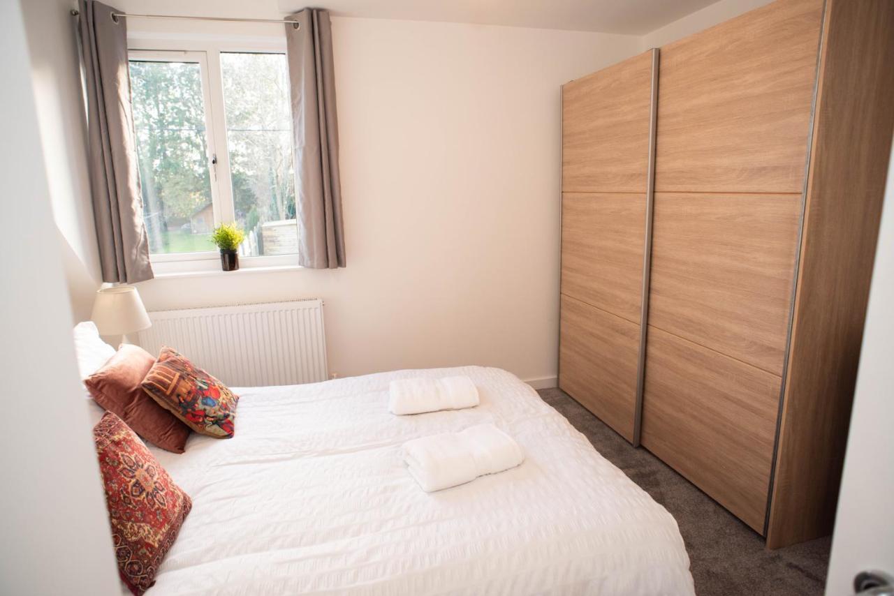 Walnut Flats-F4, 2-Bedroom With Ensuite - Parking, Netflix, Wifi - Close To Oxford, Bicester & Blenheim Palace Kidlington Buitenkant foto