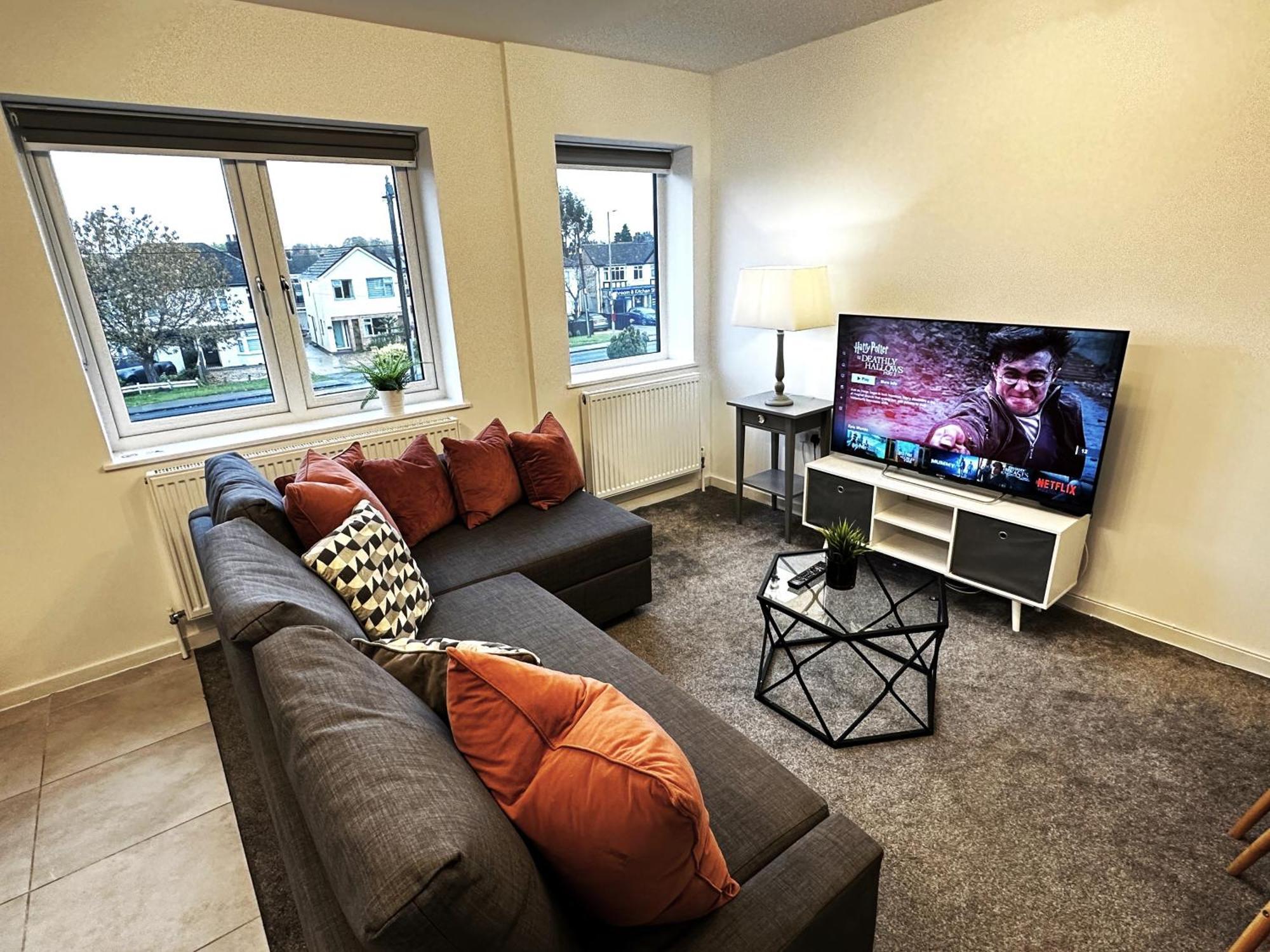 Walnut Flats-F4, 2-Bedroom With Ensuite - Parking, Netflix, Wifi - Close To Oxford, Bicester & Blenheim Palace Kidlington Buitenkant foto